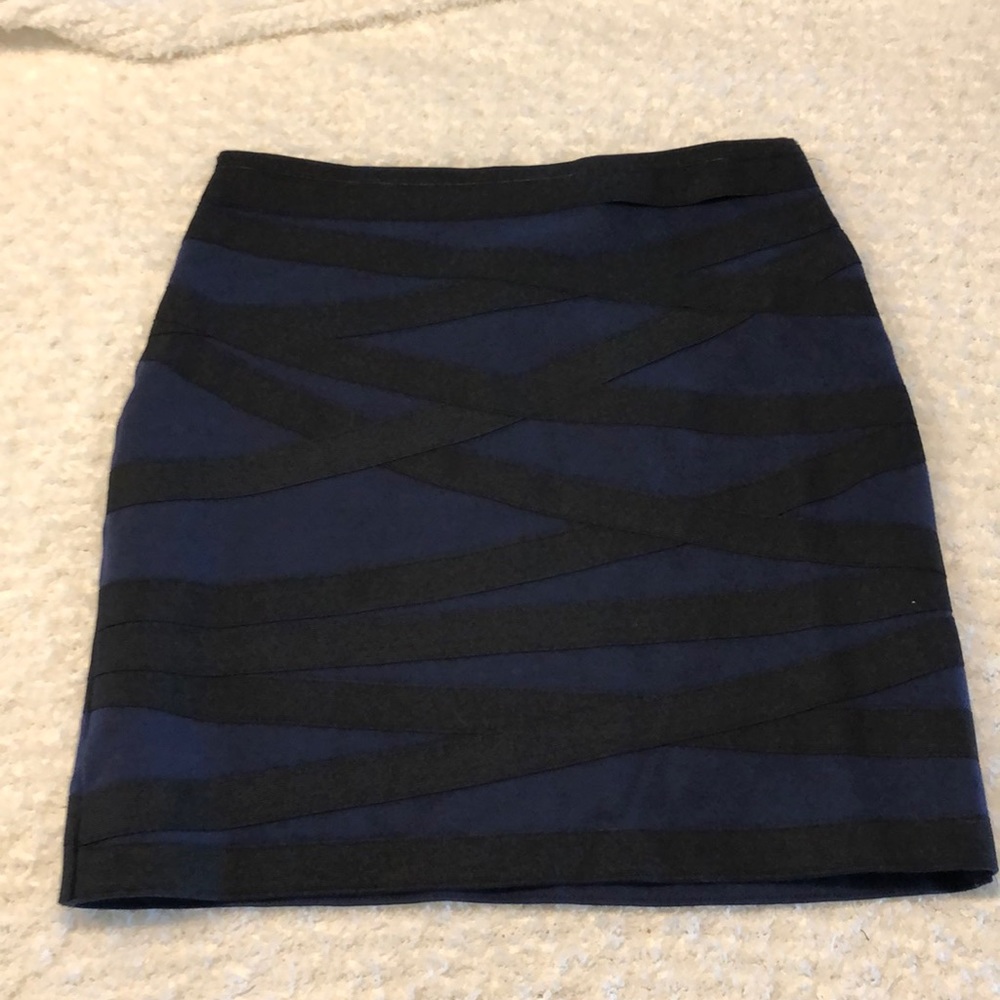 EXPRESS - black/blue skirt. Size 0. Excellent condition. Very stretchy